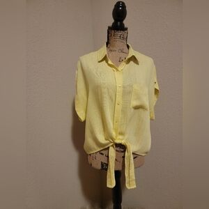 (NWT) Good Luck Gem Light Yellow Tie-Front Button Down Shirt